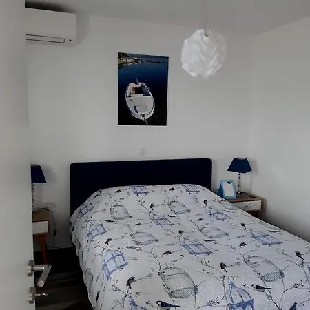 View Of The Peljeski Bridge דירה